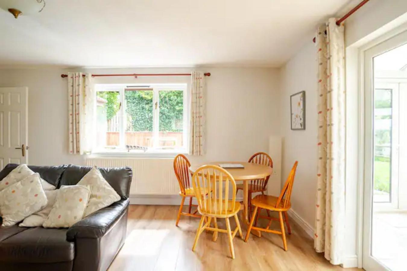 Tanglewood Apartment West Ashton ภายนอก รูปภาพ